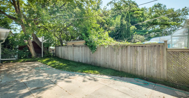 29 Hutton Avenue, Toronto, ON, M4C 3L2 - 29