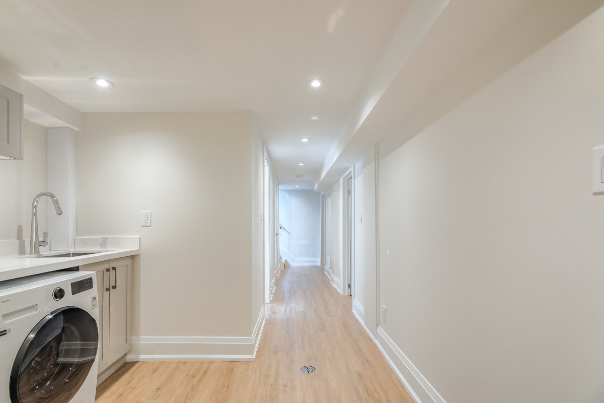 29 Hutton Avenue, Toronto, ON, M4C 3L2 - 25