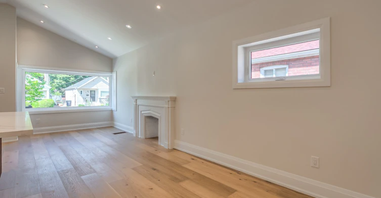 29 Hutton Avenue, Toronto, ON, M4C 3L2 - 5