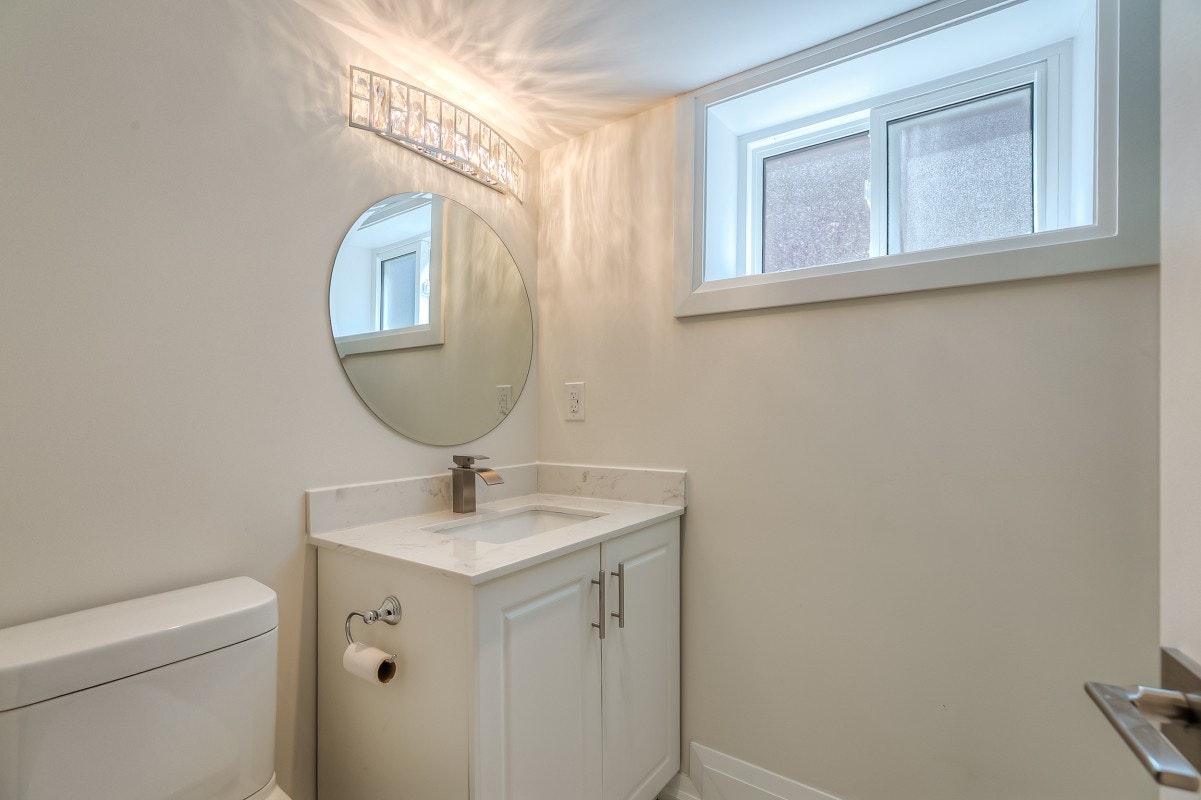 29 Hutton Avenue, Toronto, ON, M4C 3L2 - 22
