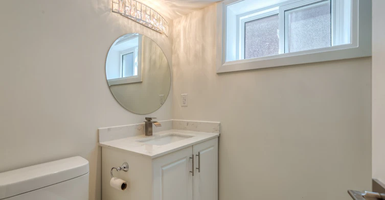 29 Hutton Avenue, Toronto, ON, M4C 3L2 - 22