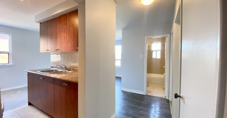 4-127 Scarlett Road, Toronto, ON, M6N 4K6 - 5