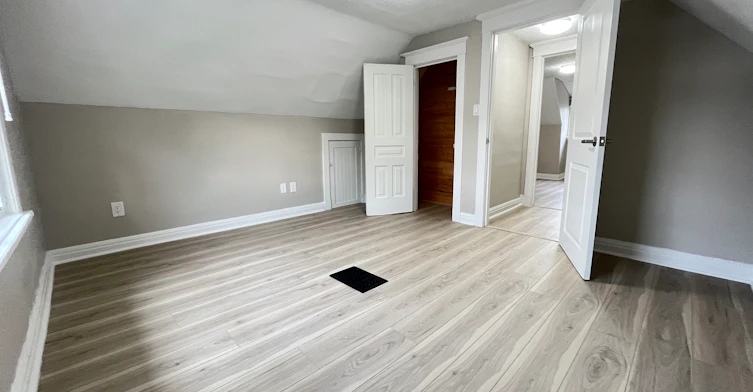 12 Senator Avenue, Hamilton, ON, L8L 1Z4 - 23