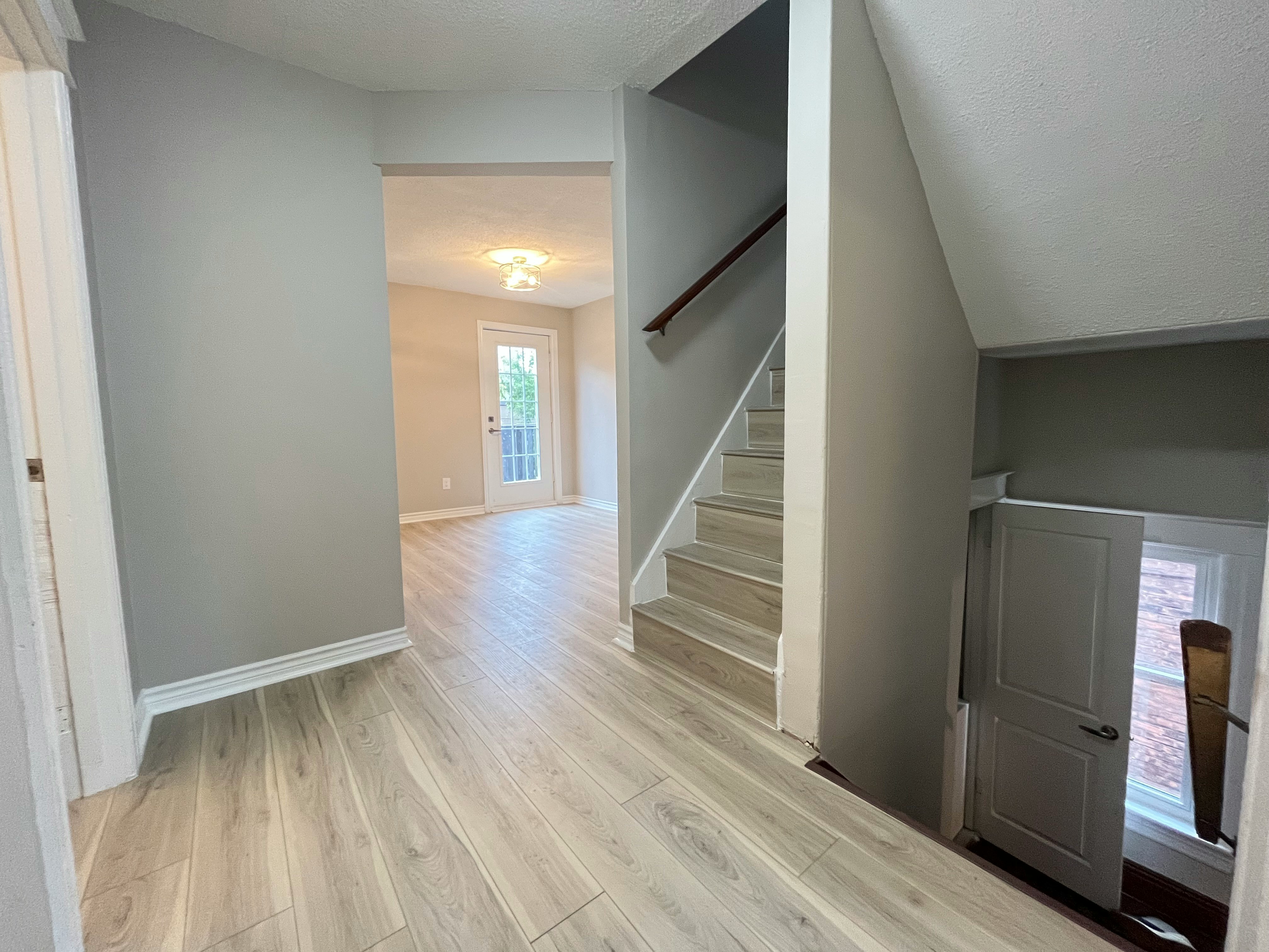 12 Senator Avenue, Hamilton, ON, L8L 1Z4 - 14