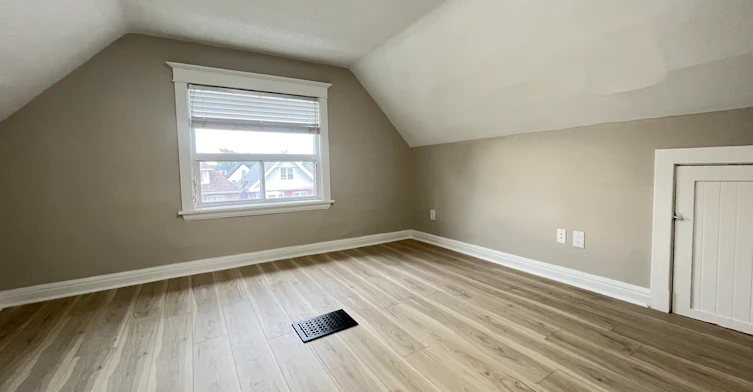 12 Senator Avenue, Hamilton, ON, L8L 1Z4 - 22