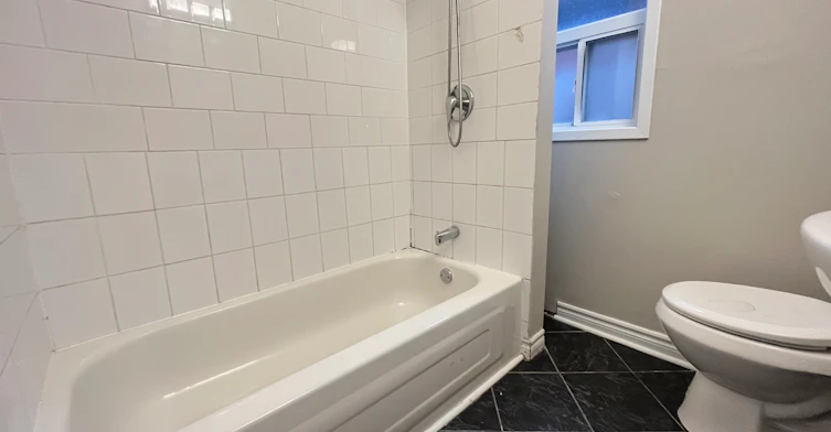 12 Senator Avenue, Hamilton, ON, L8L 1Z4 - 16