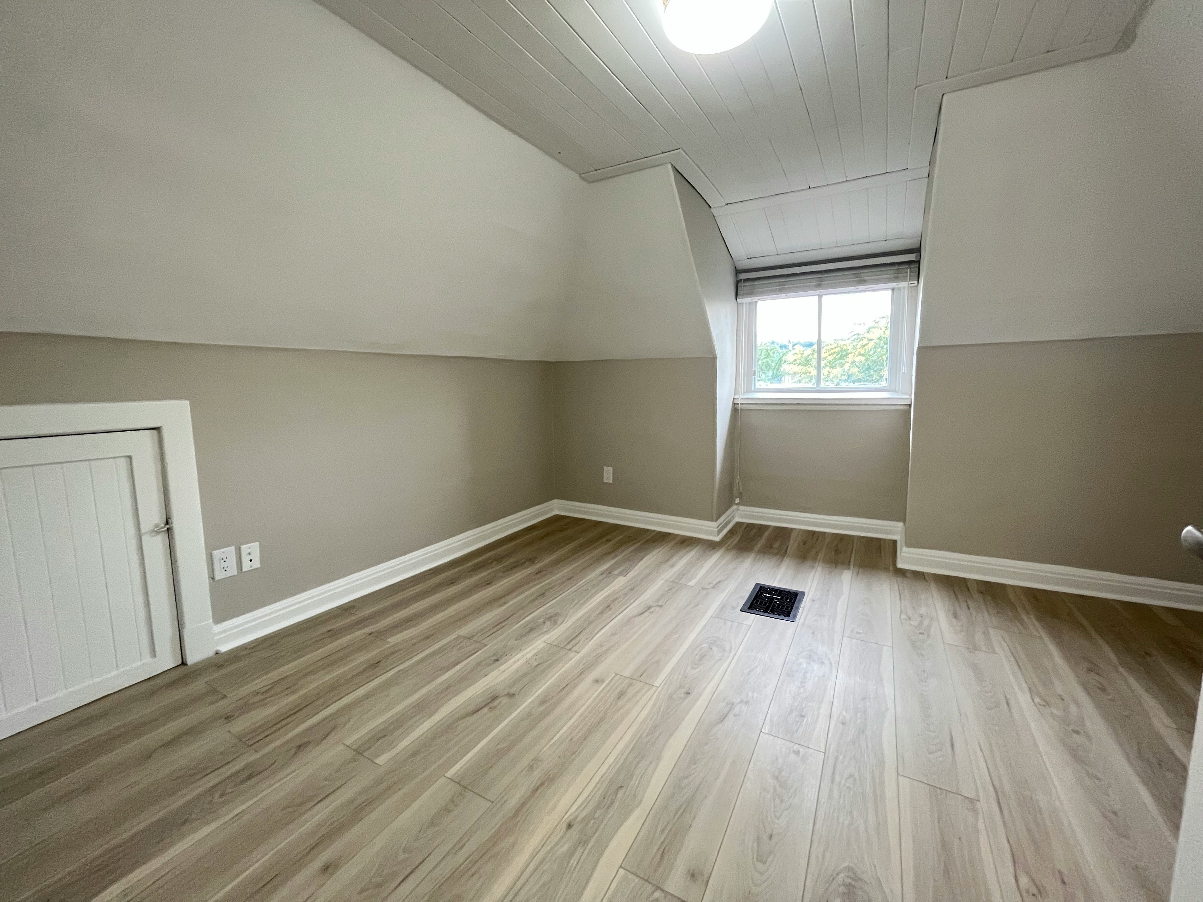12 Senator Avenue, Hamilton, ON, L8L 1Z4 - 18