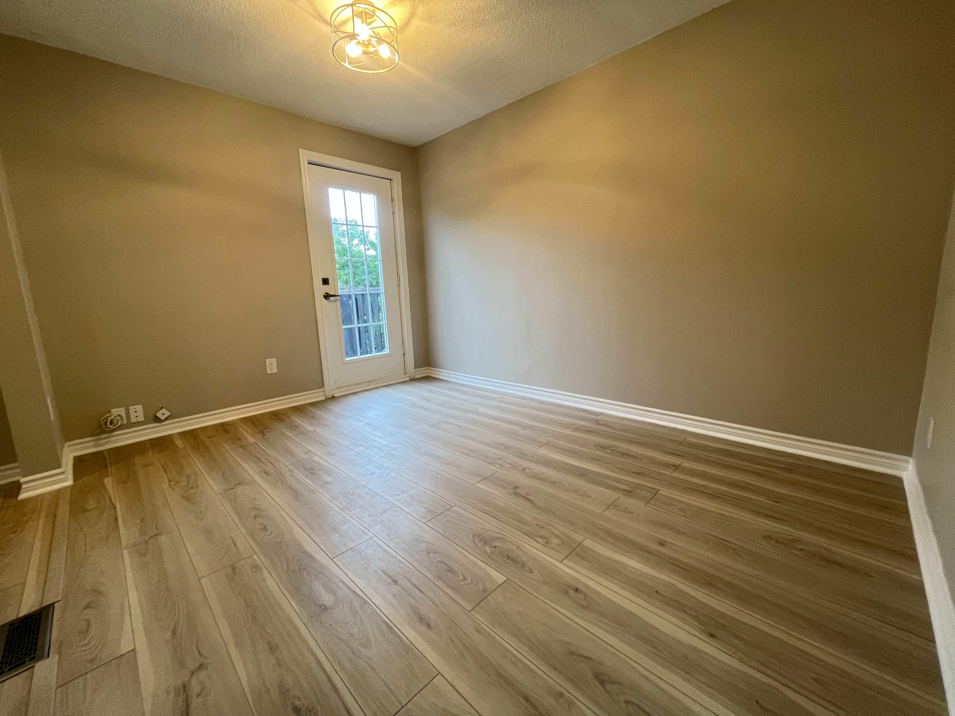 12 Senator Avenue, Hamilton, ON, L8L 1Z4 - 6