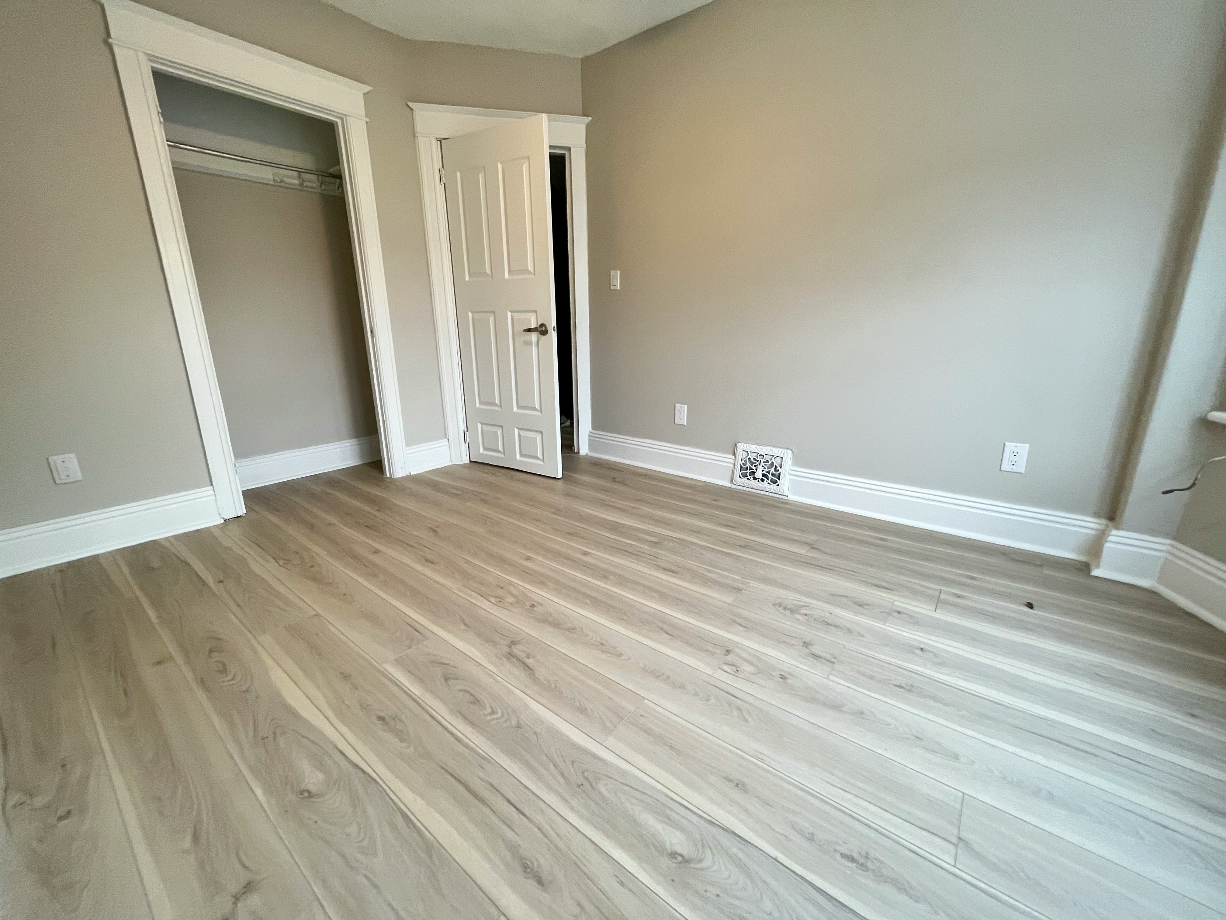 12 Senator Avenue, Hamilton, ON, L8L 1Z4 - 5