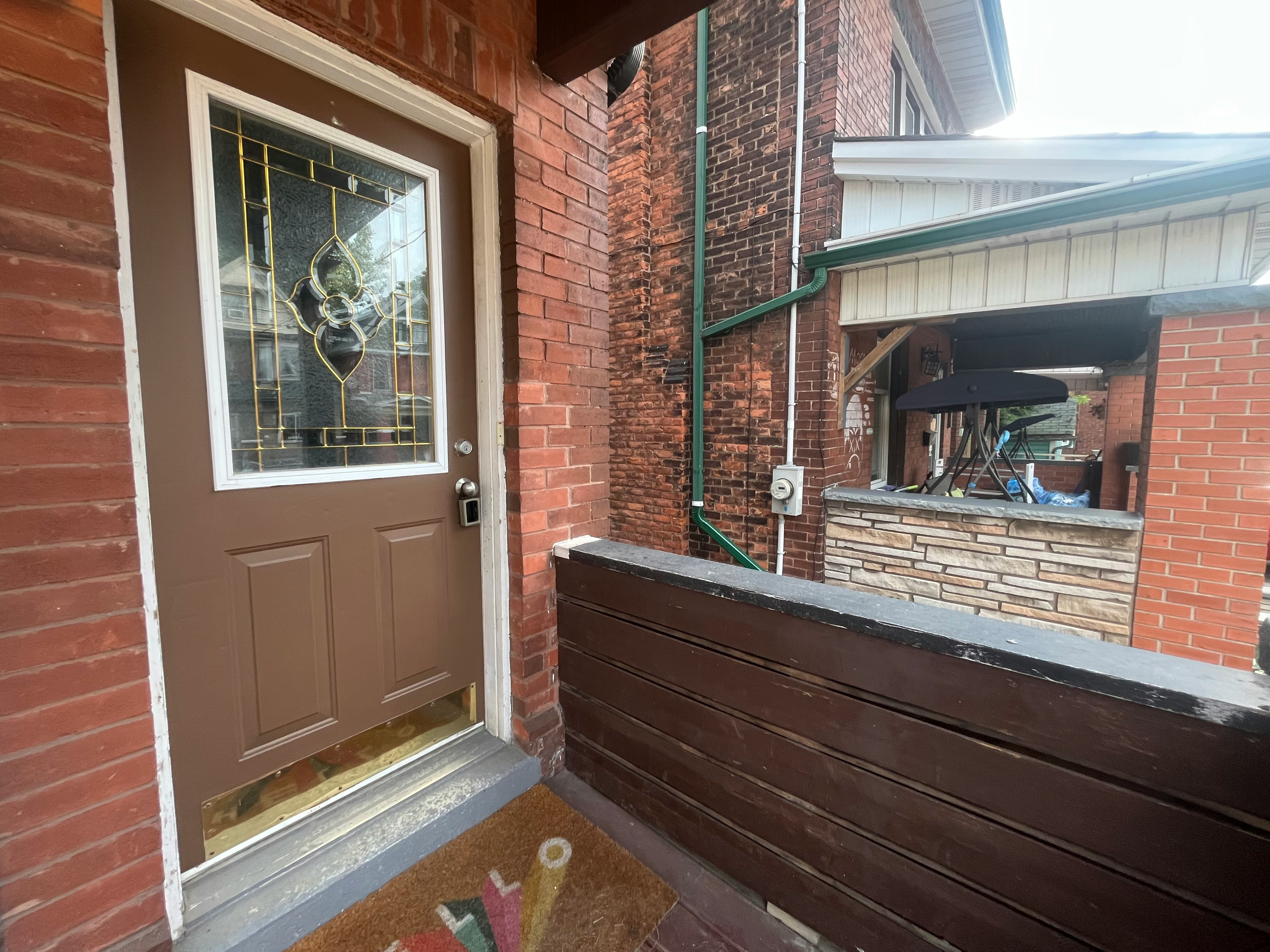 12 Senator Avenue, Hamilton, ON, L8L 1Z4 - 2