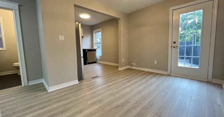 12 Senator Avenue, Hamilton, ON, L8L 1Z4 - 7