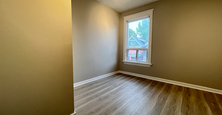 12 Senator Avenue, Hamilton, ON, L8L 1Z4 - 11