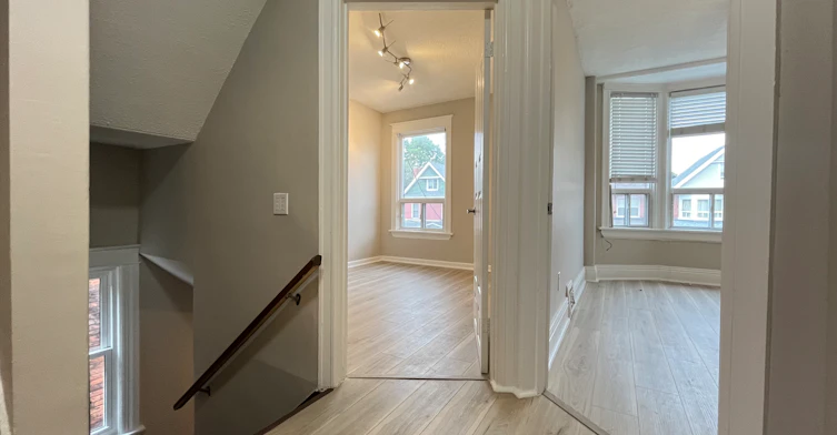 12 Senator Avenue, Hamilton, ON, L8L 1Z4 - 10