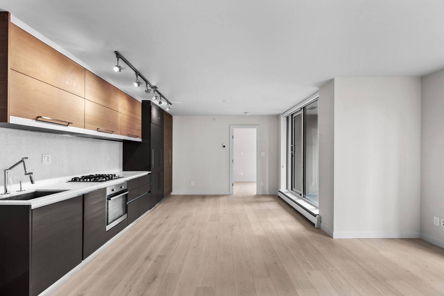 512-189 Keefer Street, Vancouver, BC, V6A 0C8