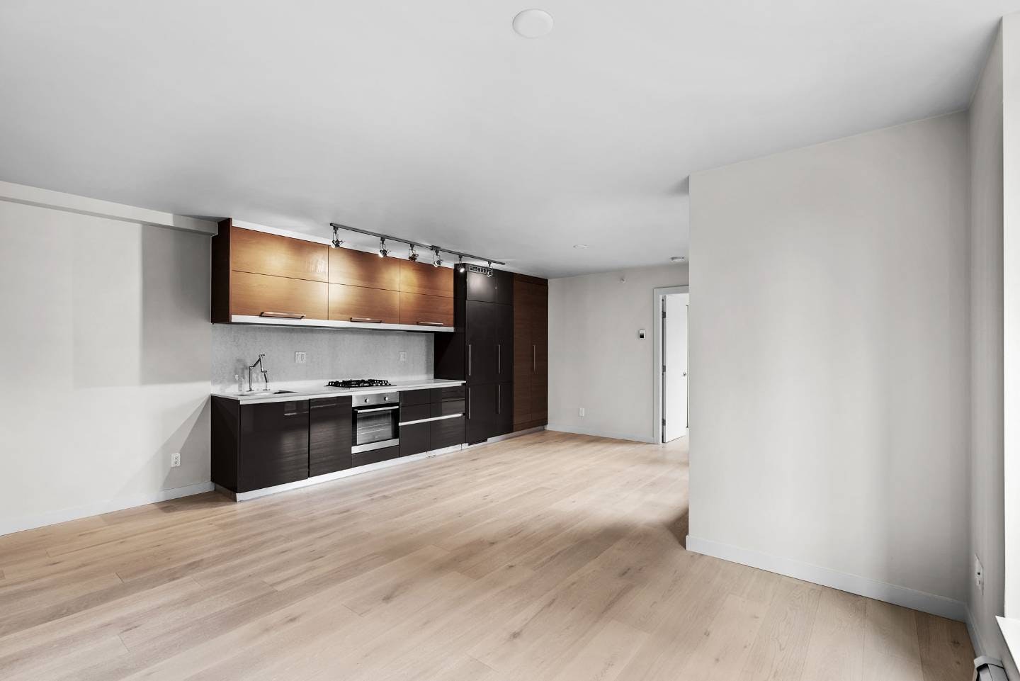 512-189 Keefer Street, Vancouver, BC, V6A 0C8 - 4