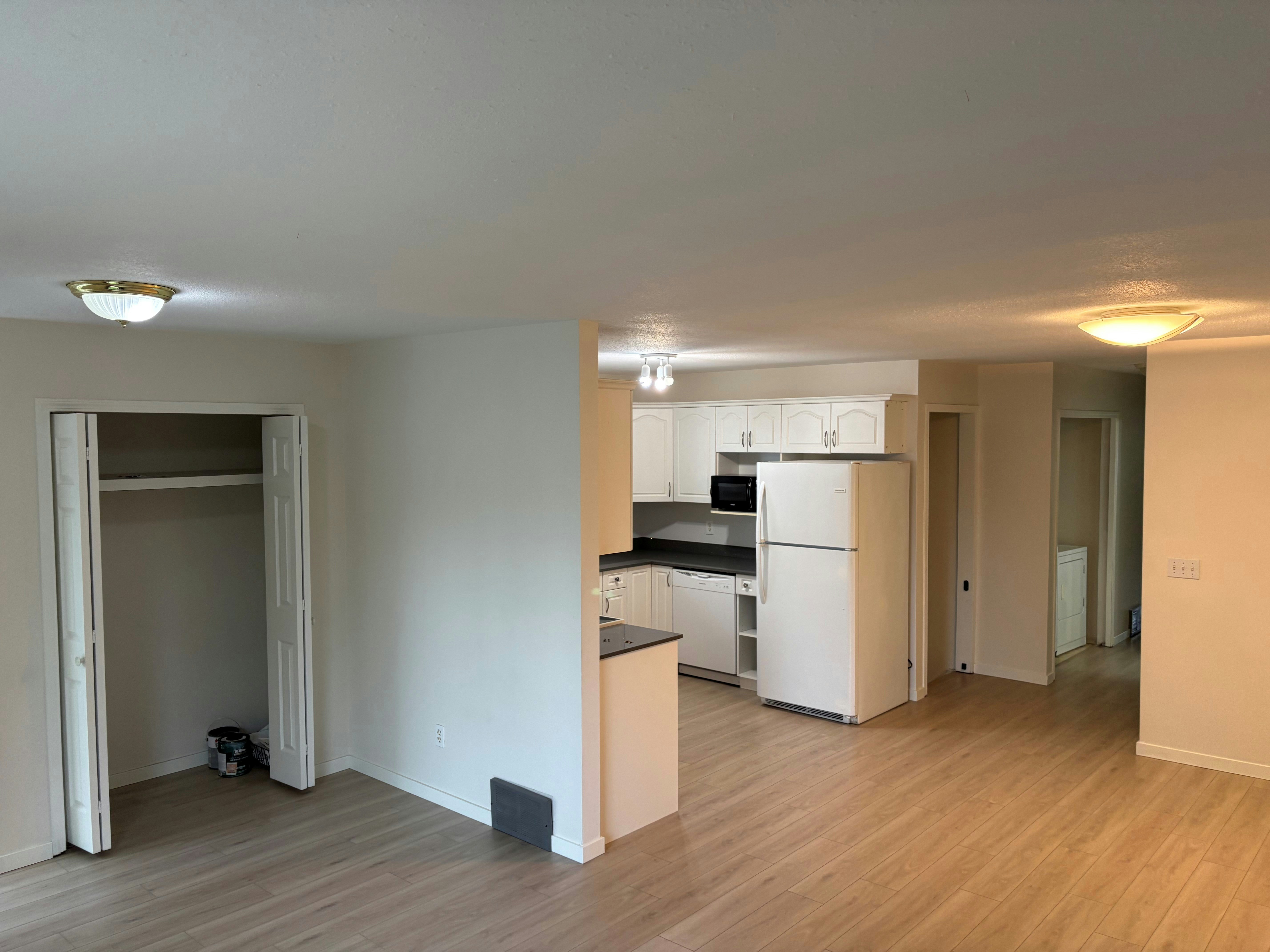 11930 80 Street Northwest, Edmonton, AB, T5B 2N7 - 3