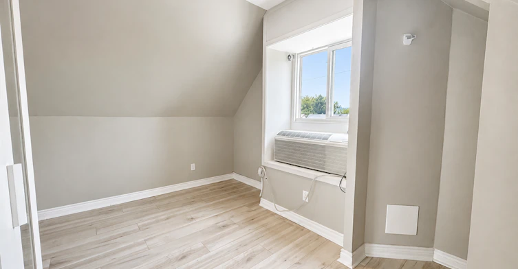 Unit 2-108 Kensington Avenue N, Hamilton, ON, L8L 7N2 - 18