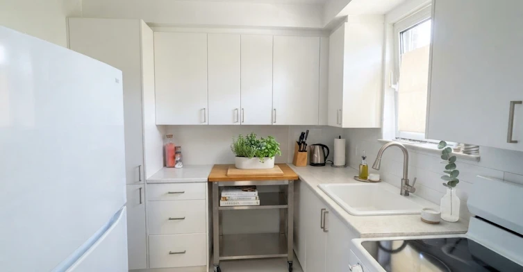 U302-36 Wood Glen Road, Toronto, ON, M1N 2V9 - 2