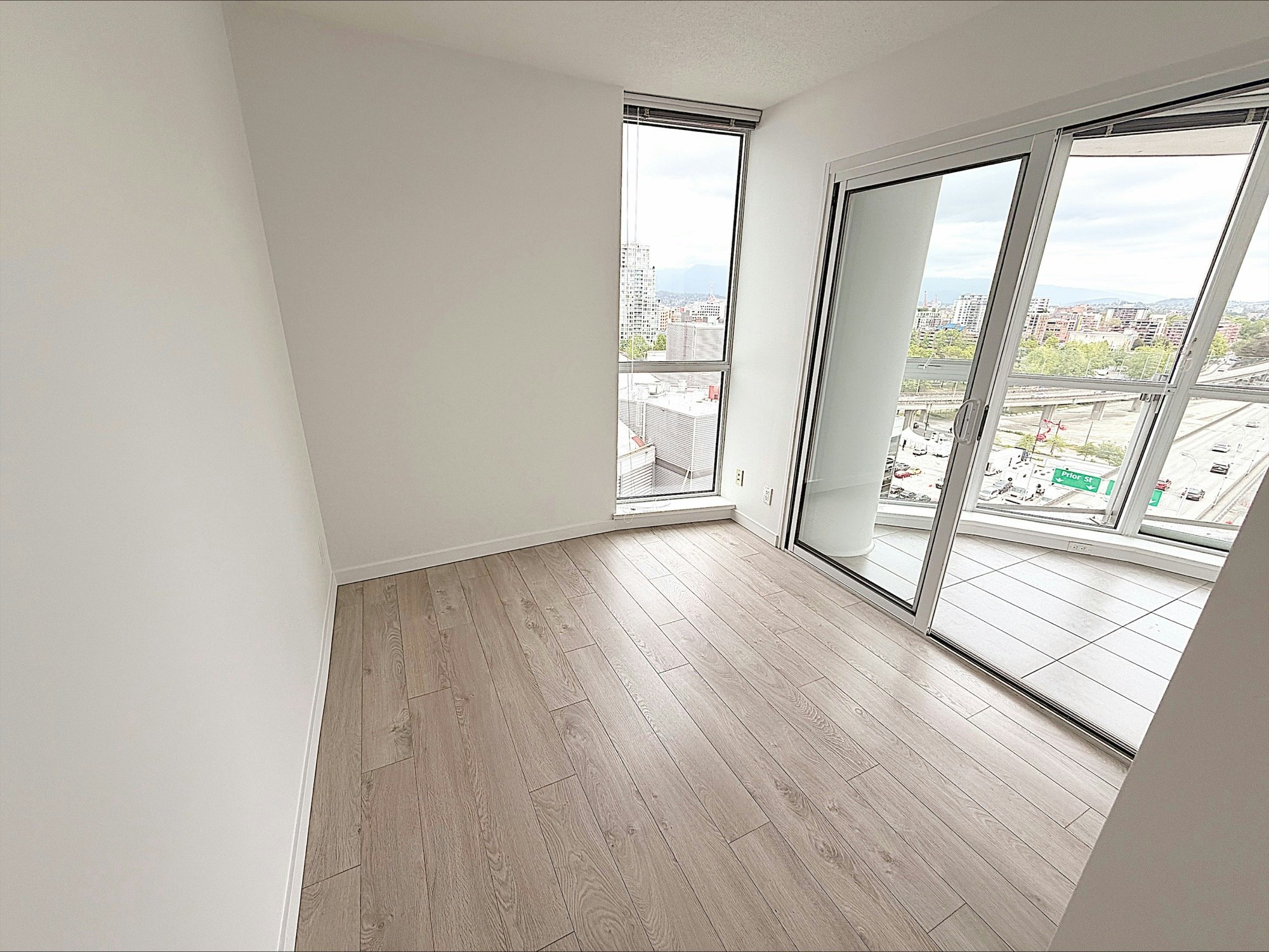 303-685 Pacific Boulevard, Vancouver, BC, V6B 0R4 - 11