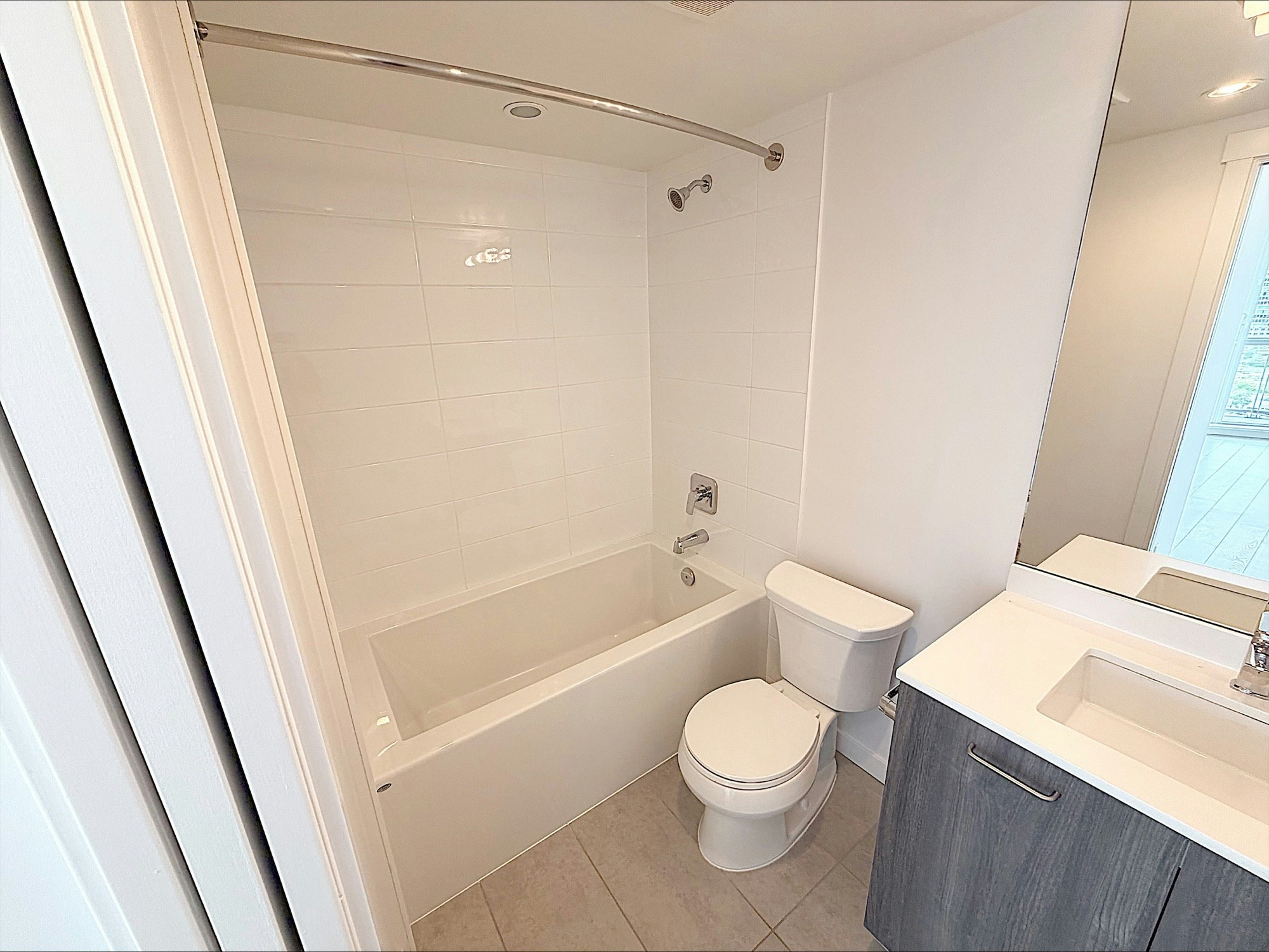 303-685 Pacific Boulevard, Vancouver, BC, V6B 0R4 - 16
