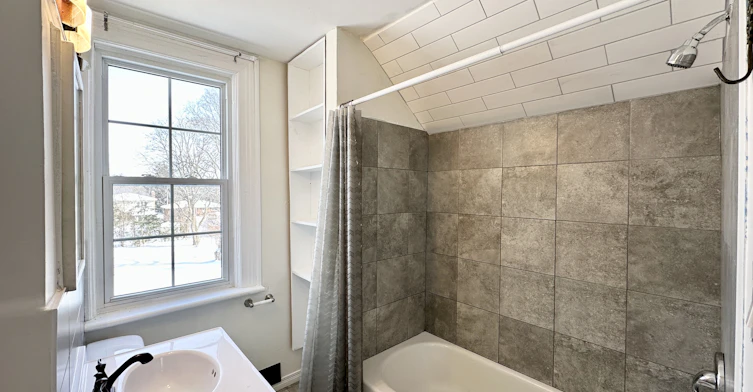 74 Adelaide Street S, Kawartha Lakes, ON, K9V 3K1 - 4