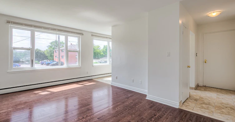 204-111 Craydon Road, Whitby, ON, L1N 2B5