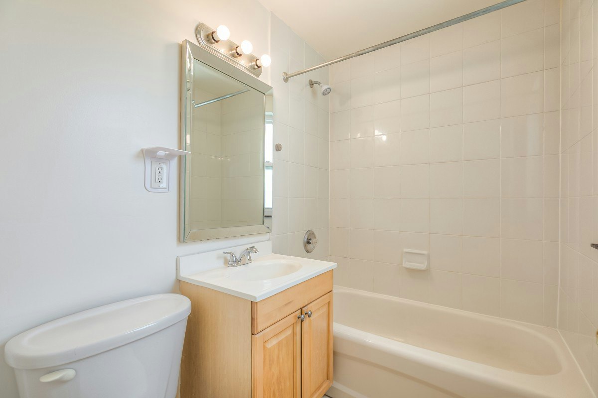 204-111 Craydon Road, Whitby, ON, L1N 2B5 - 12