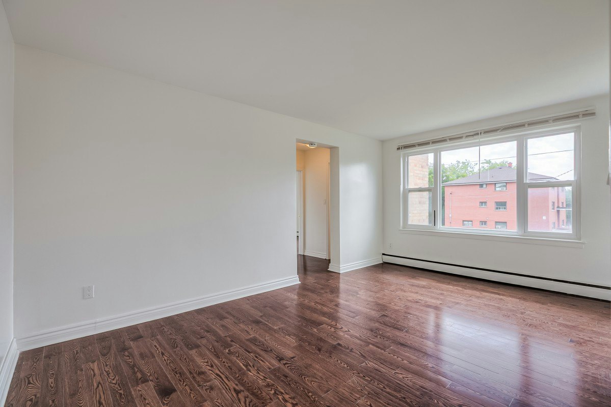 204-111 Craydon Road, Whitby, ON, L1N 2B5 - 2