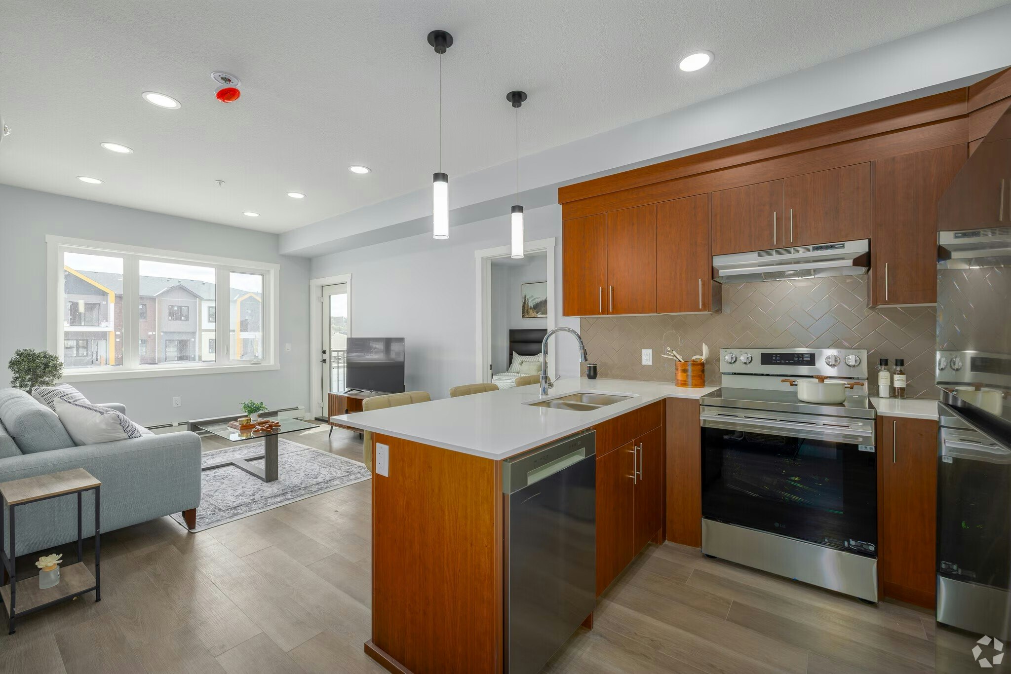U1106-348 Greystone Boulevard, Cochrane, AB, T4C 2B8 - 2