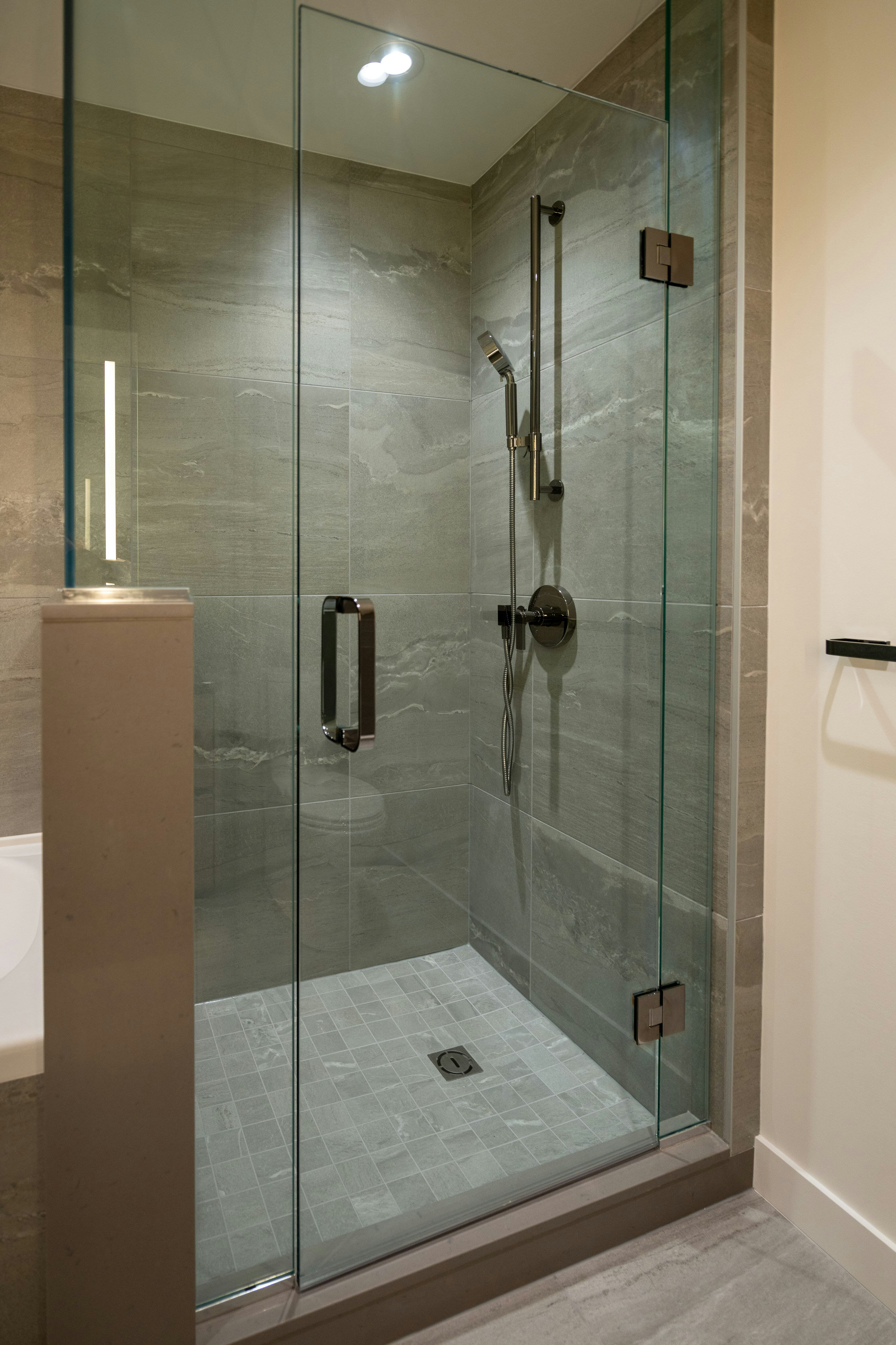 703-777 Harbour Way, North Vancouver, BC, V7P 0G2 - 26