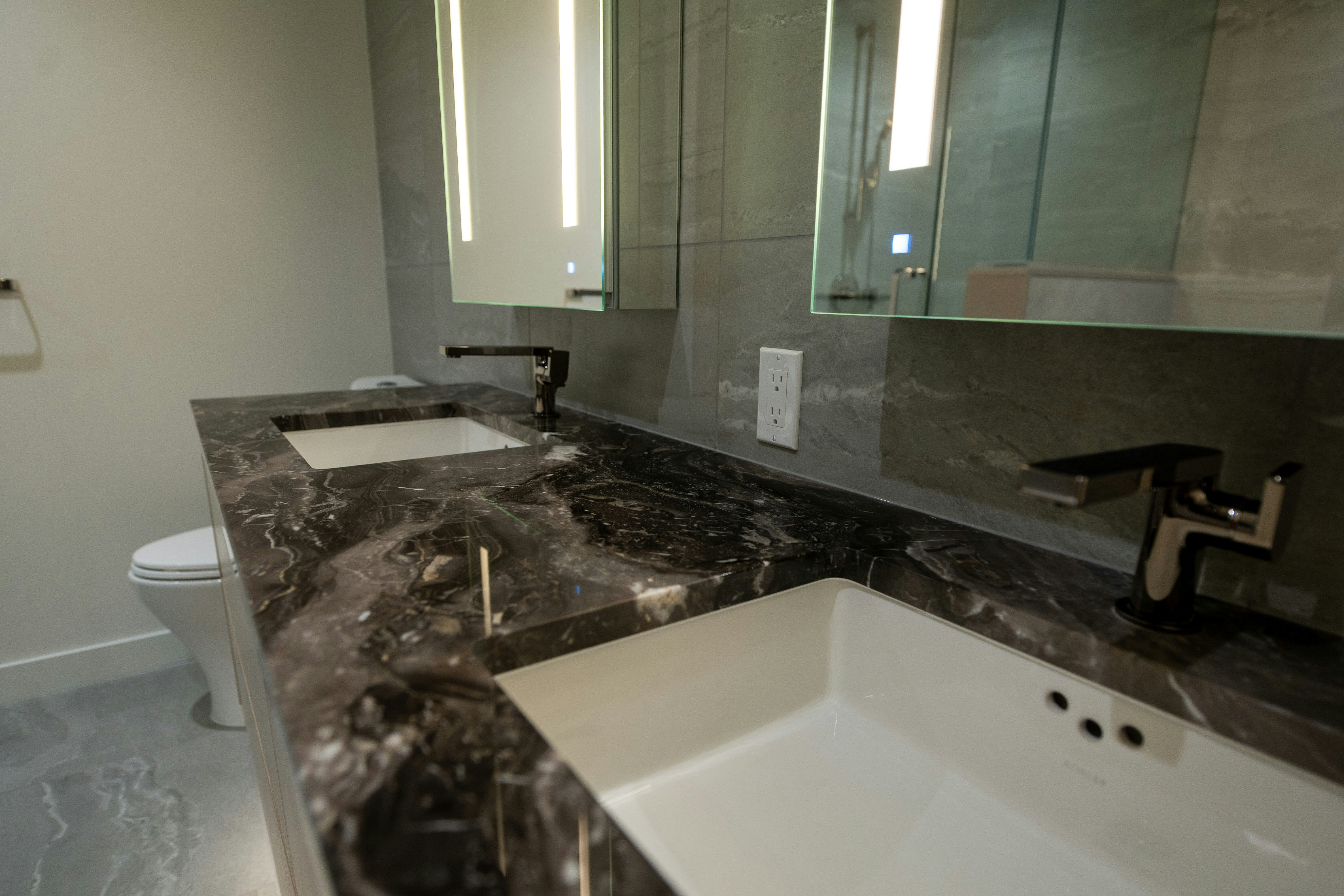 703-777 Harbour Way, North Vancouver, BC, V7P 0G2 - 24