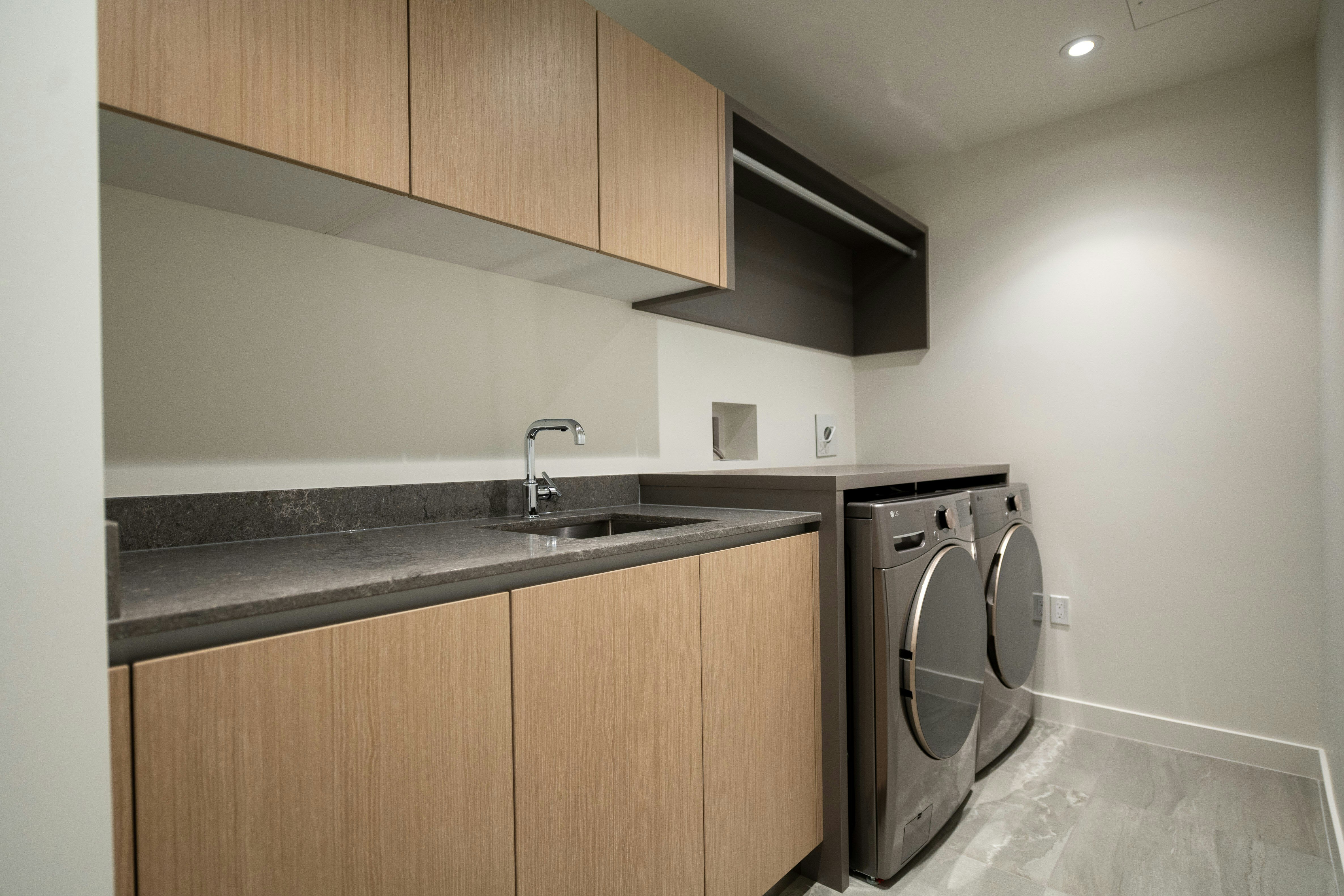 703-777 Harbour Way, North Vancouver, BC, V7P 0G2 - 31
