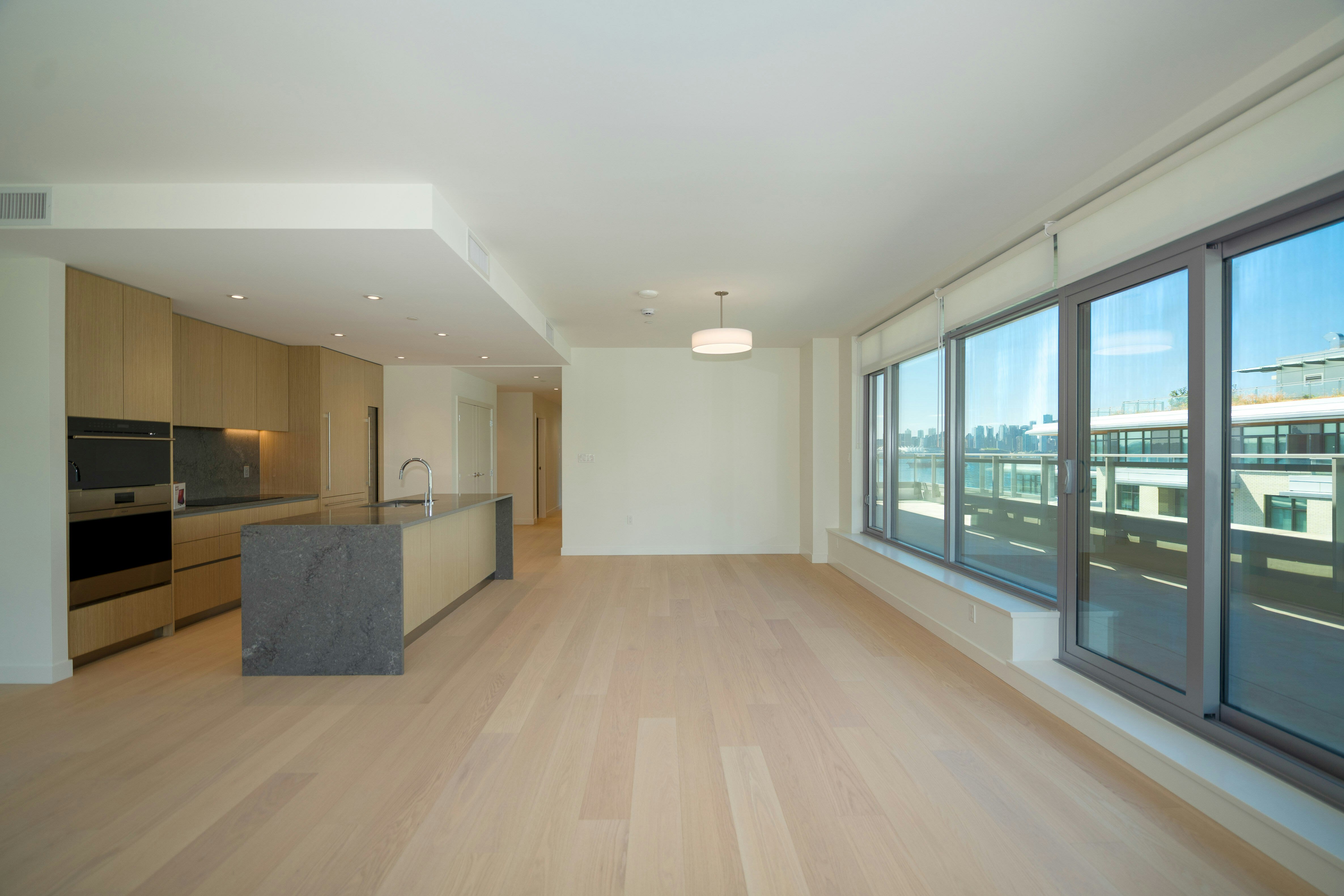703-777 Harbour Way, North Vancouver, BC, V7P 0G2 - 5
