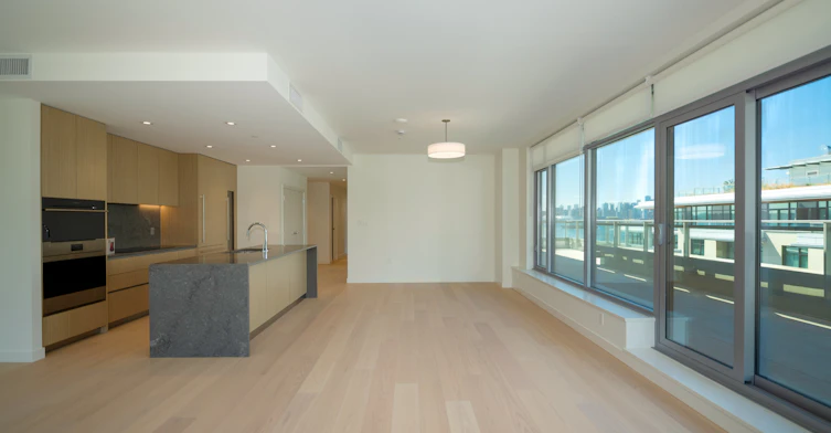 703-777 Harbour Way, North Vancouver, BC, V7P 0G2 - 5