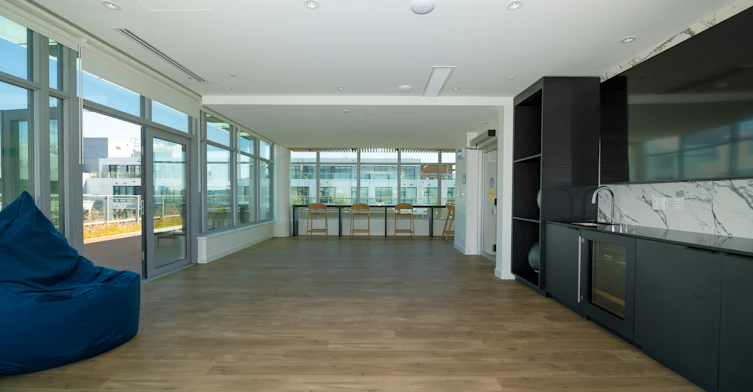 703-777 Harbour Way, North Vancouver, BC, V7P 0G2 - 33