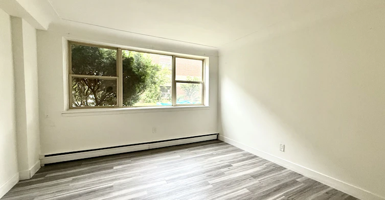 169 Park Row South, Hamilton, ON, L8K 2K1 - 2
