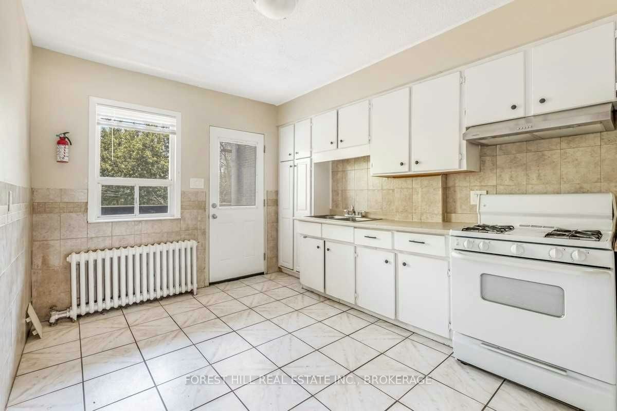 Upper-634 Vaughan Road, Toronto, ON, M6E 2Y3 - 5