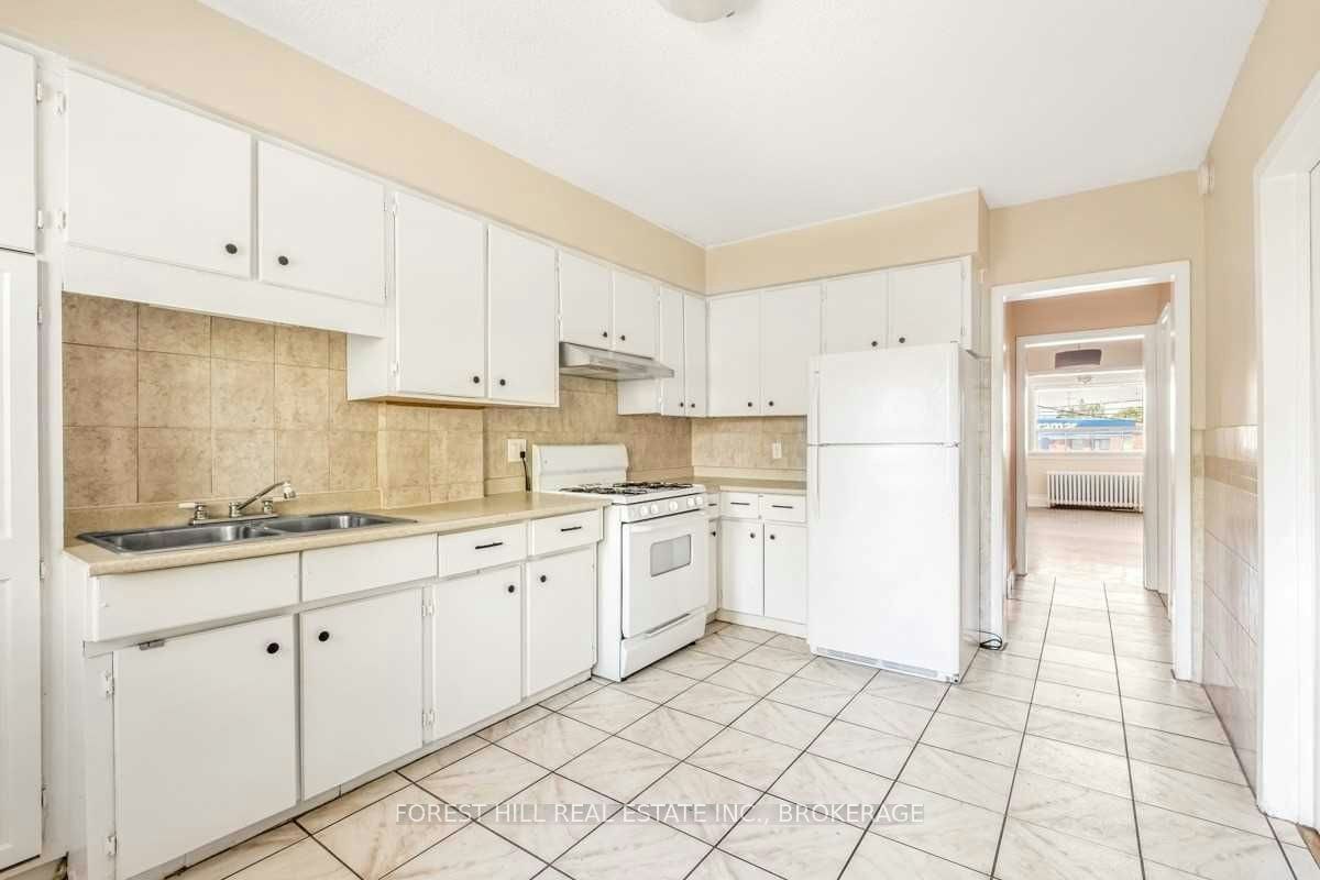 Upper-634 Vaughan Road, Toronto, ON, M6E 2Y3 - 4