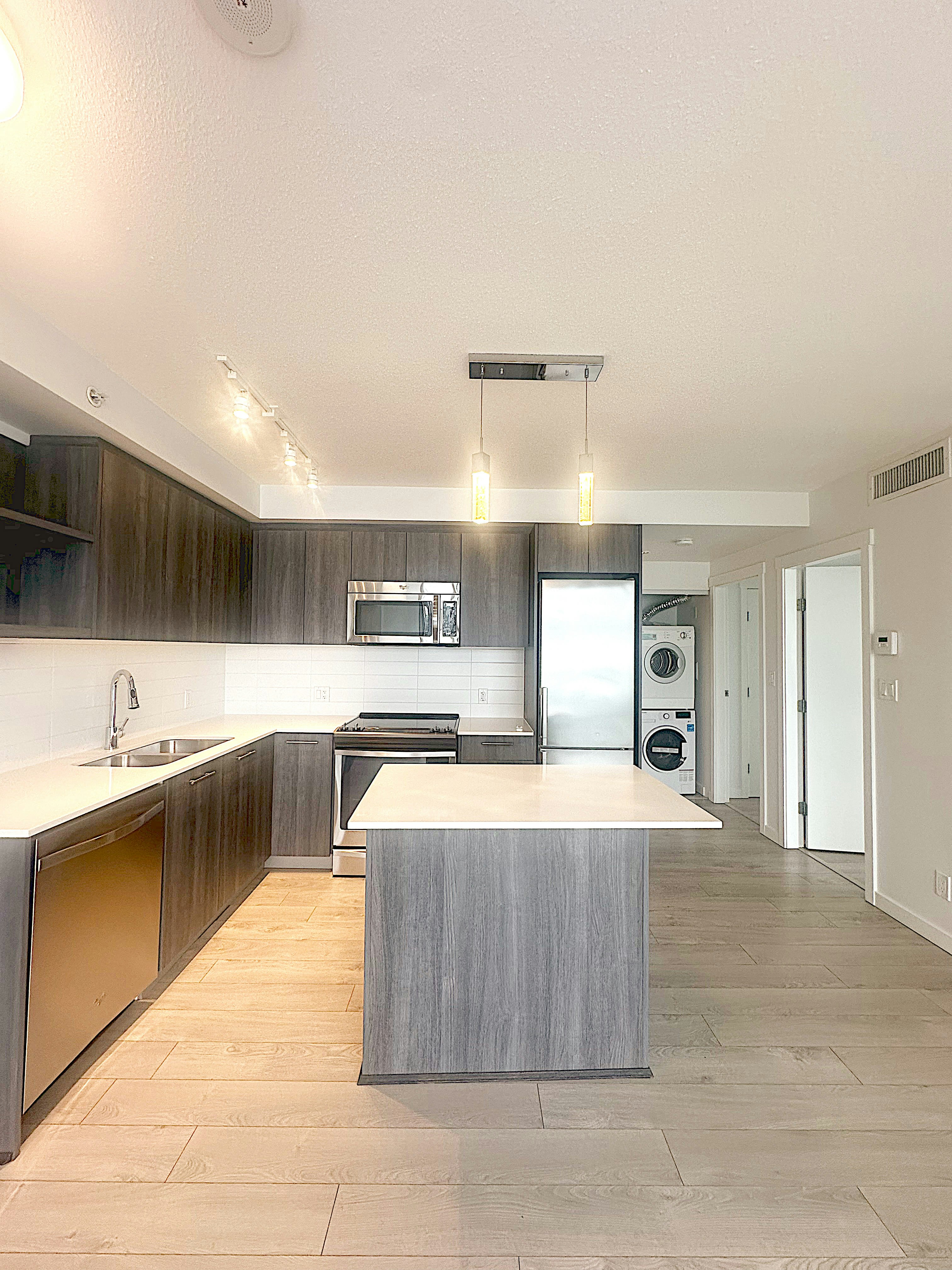 1907-685 Pacific Boulevard, Vancouver, BC, V6B 0R4