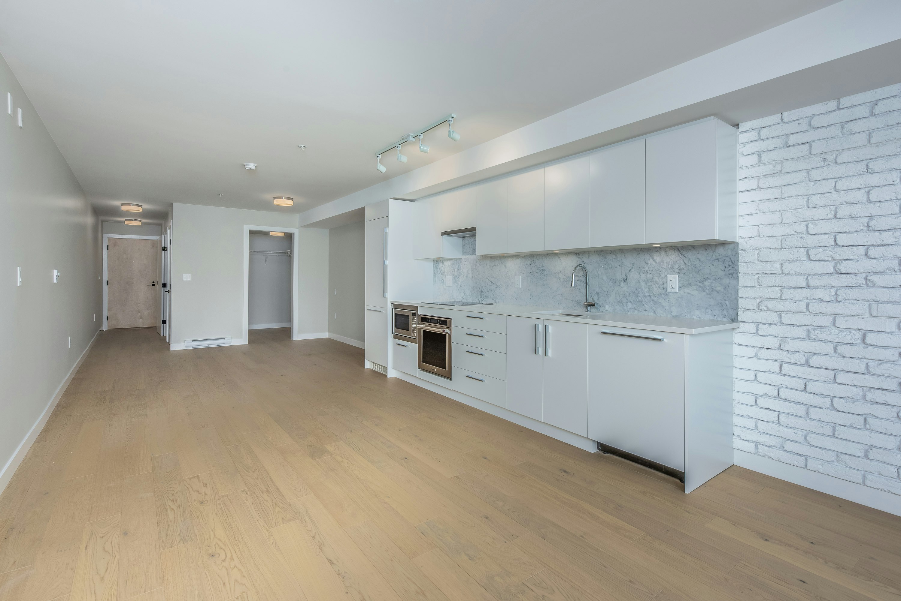 205-2508 Fraser Street, Vancouver, BC, V5T 3V4 - 9
