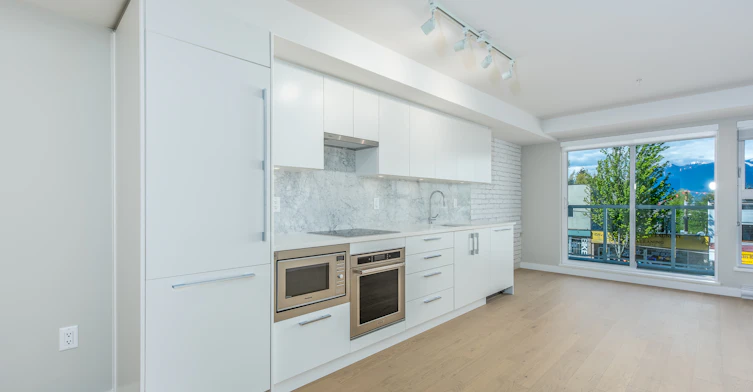 205-2508 Fraser Street, Vancouver, BC, V5T 3V4 - 7