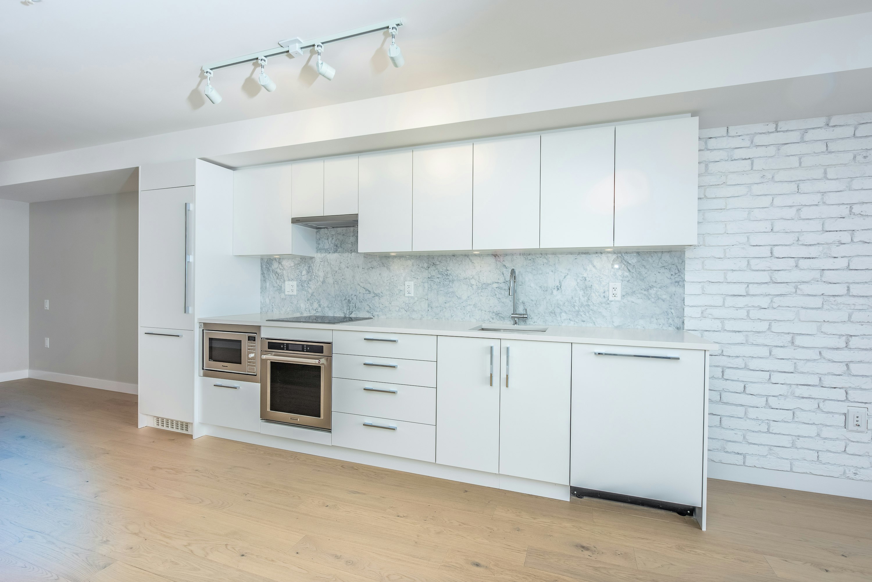 205-2508 Fraser Street, Vancouver, BC, V5T 3V4 - 8