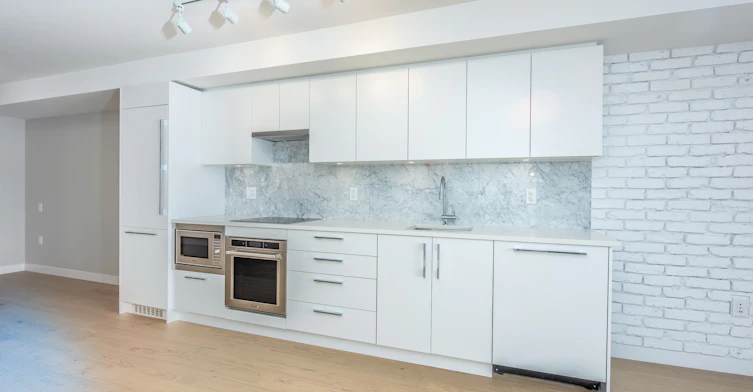 205-2508 Fraser Street, Vancouver, BC, V5T 3V4 - 8