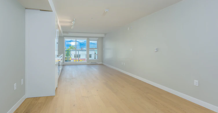 205-2508 Fraser Street, Vancouver, BC, V5T 3V4 - 6