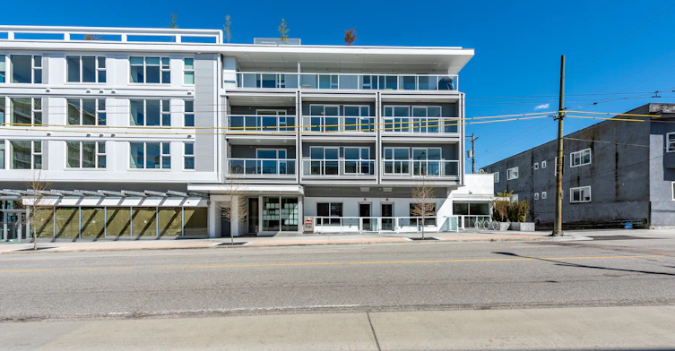 205-2508 Fraser Street, Vancouver, BC, V5T 3V4