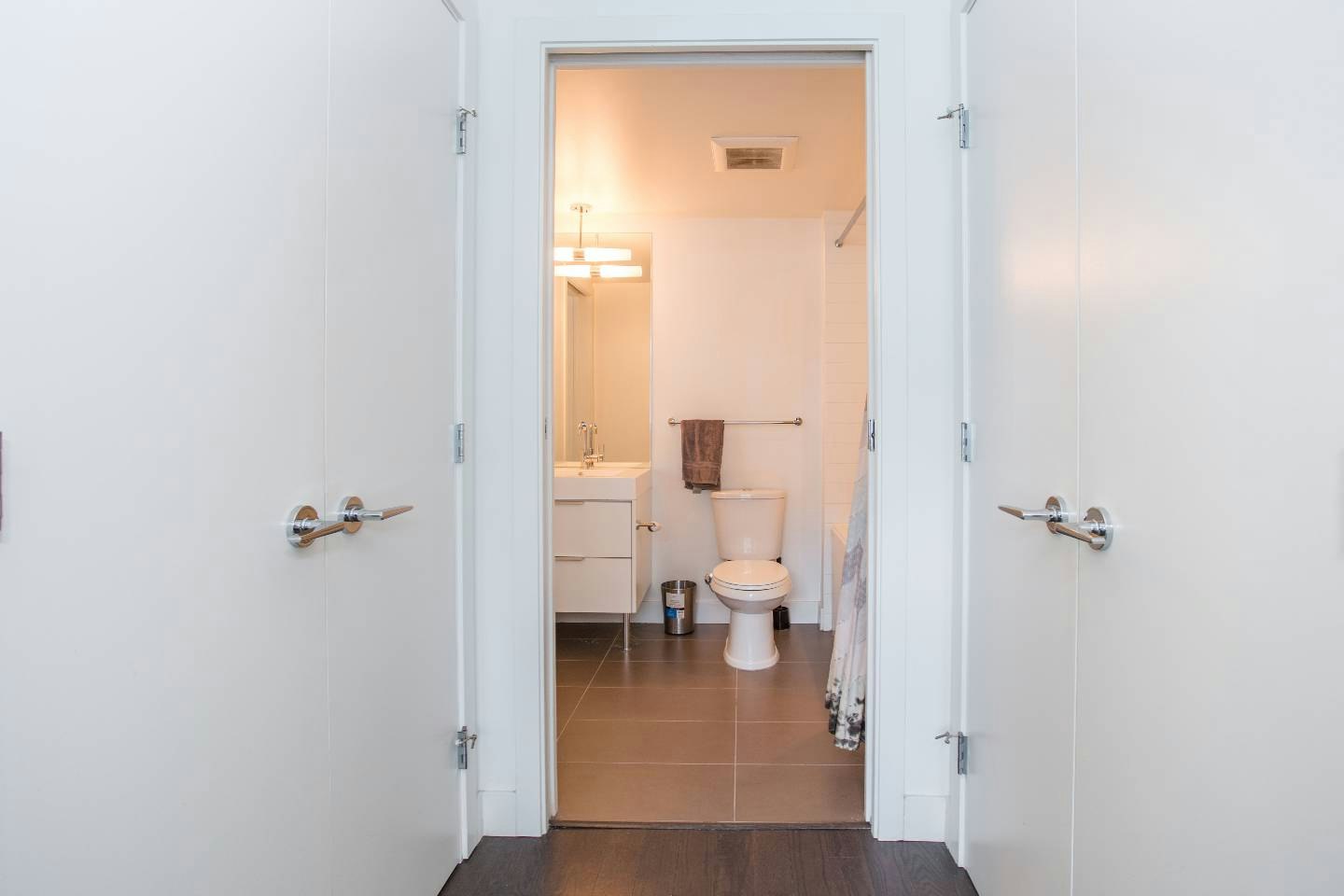 907-1325 Rolston Street, Vancouver, BC, V6B 0M2 - 8