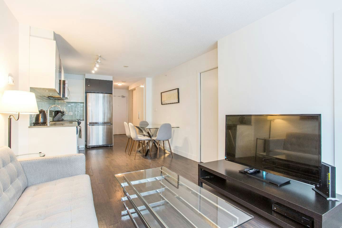 907-1325 Rolston Street, Vancouver, BC, V6B 0M2 - 2