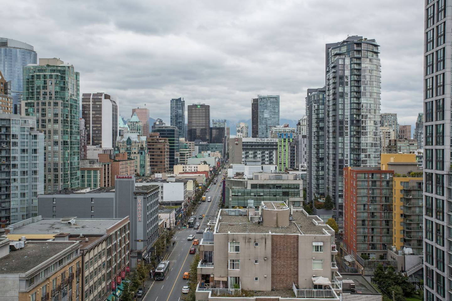 907-1325 Rolston Street, Vancouver, BC, V6B 0M2 - 17