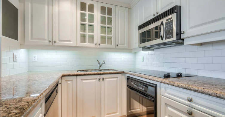 U307-77 Mcmurrich Street, Toronto, ON, M5R 3V3 - 5