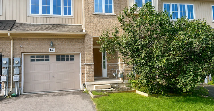 142 Palacebeach Trail, Hamilton, ON, L8E 0C3